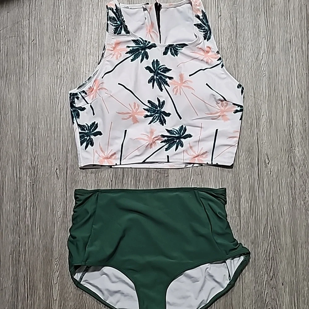 2-Piece Palm Tree/Green  Swimsuit Medium